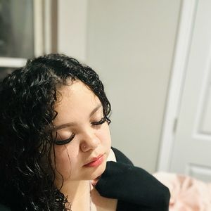 Meet your Posher, Selena
